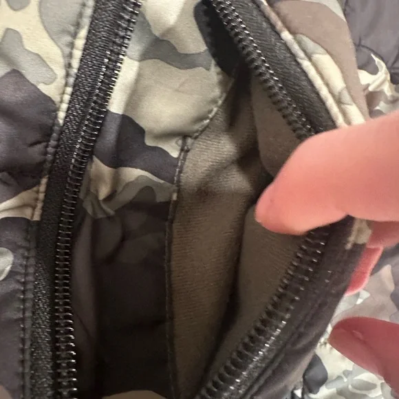 The North Face Kids size 14/16 reversible Mount Chimbo Jacket - Picture 2 of 6